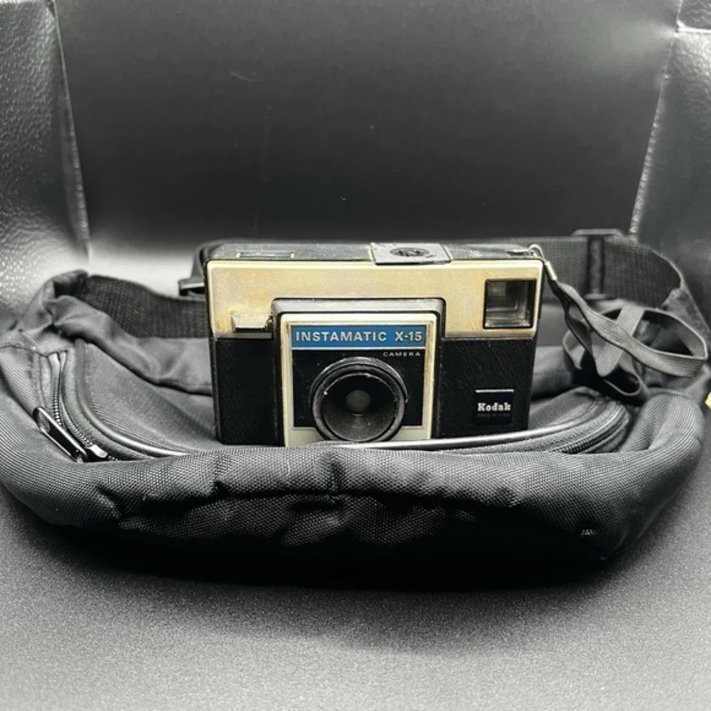 Vintage Kodak‎ Instamatic X-15 Point & Shoot Film Camera with bag